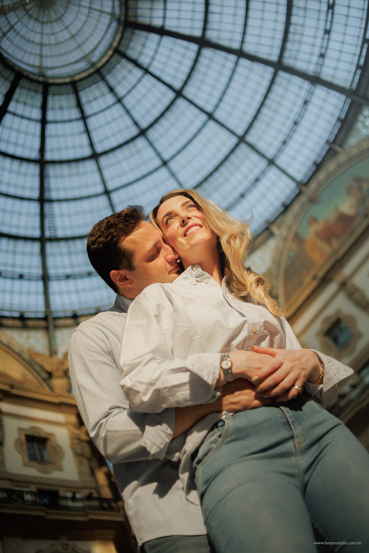 fotografo brasileiro com casal em milão