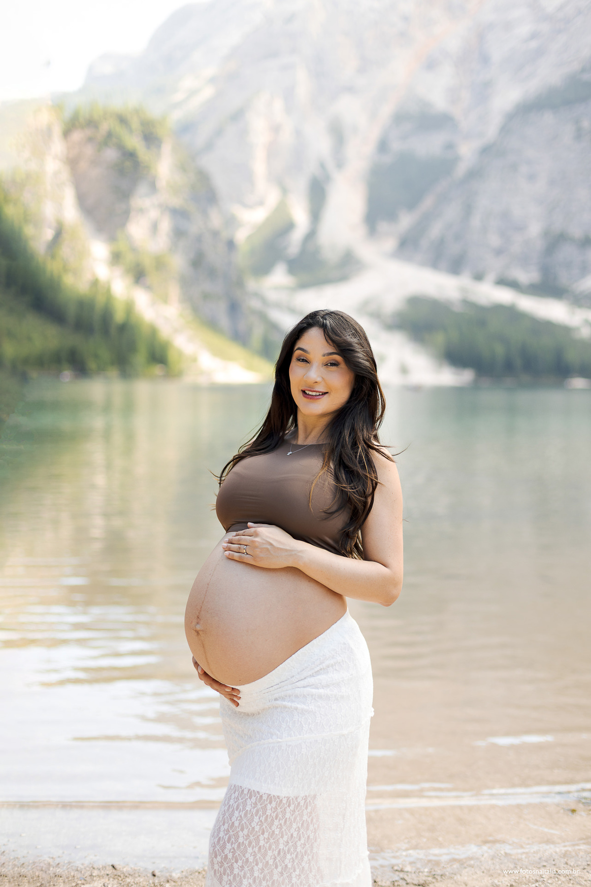 ensaio completo de gravida com gestante morena e cabelos longos