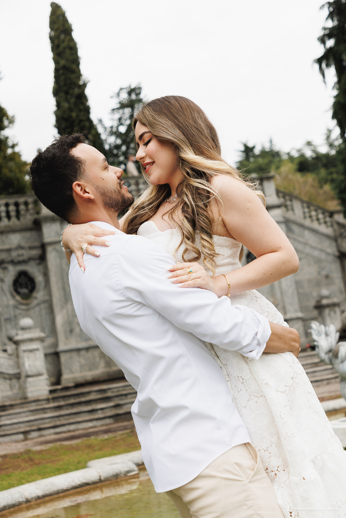 ensaio casal romantico villa fonte lago di como portão