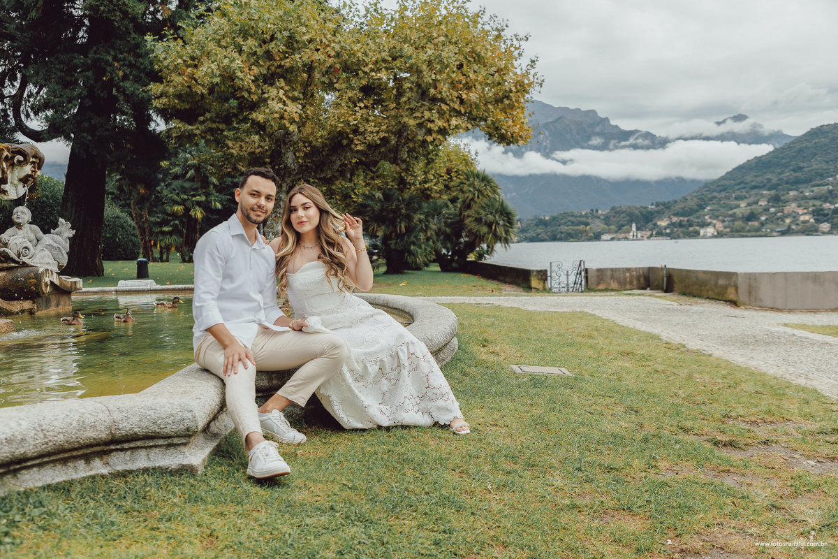 ensaio casal romantico villa fontana lago di como portão