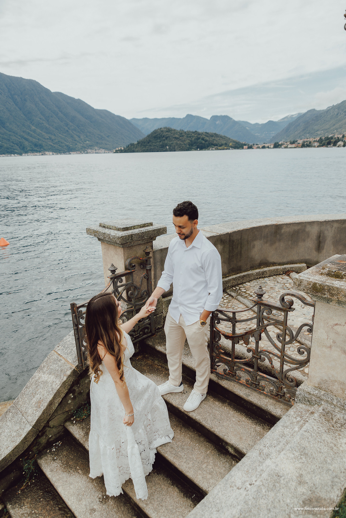 portão para lago di como villa ensaio fotografico na italia escadaria