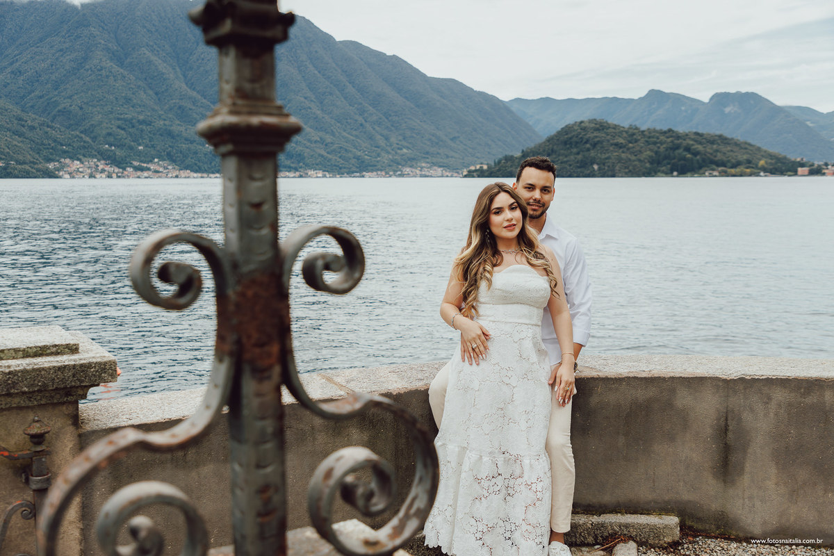 portão para lago di como villa ensaio fotografico na italia escadaria