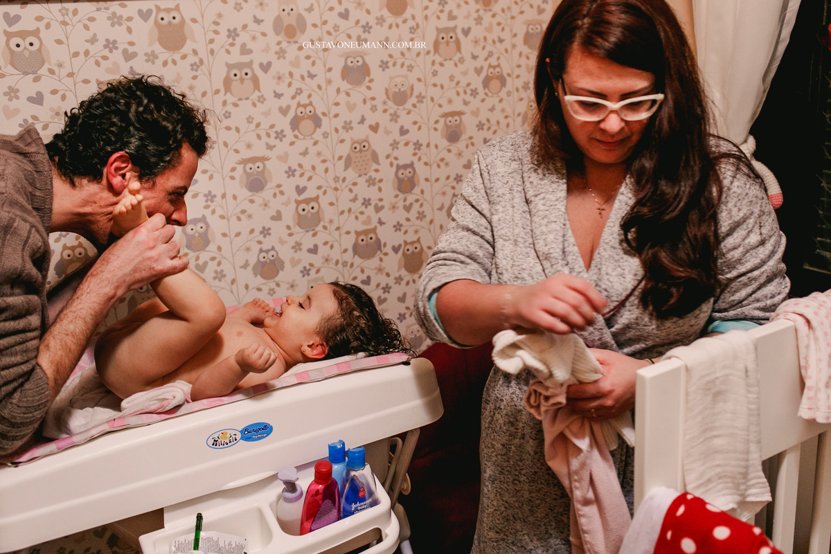 papai-fazendo-graça-com-sua-filha