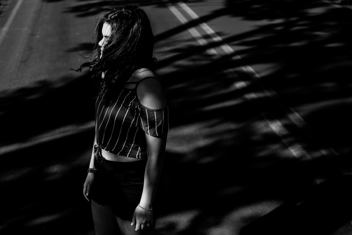 ensaio feminino 15 anos porto alegre debutante bat mitzvah internacional colorado santo angelo modelo estrada preto e branco