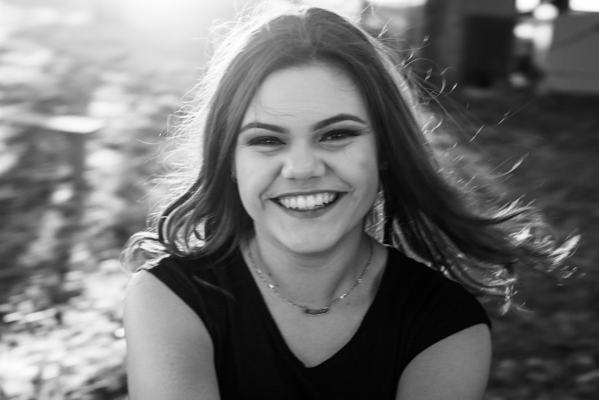 ensaio feminino 15 anos porto alegre debutante bat mitzvah internacional colorado santo angelo modelo sorriso preto e branco