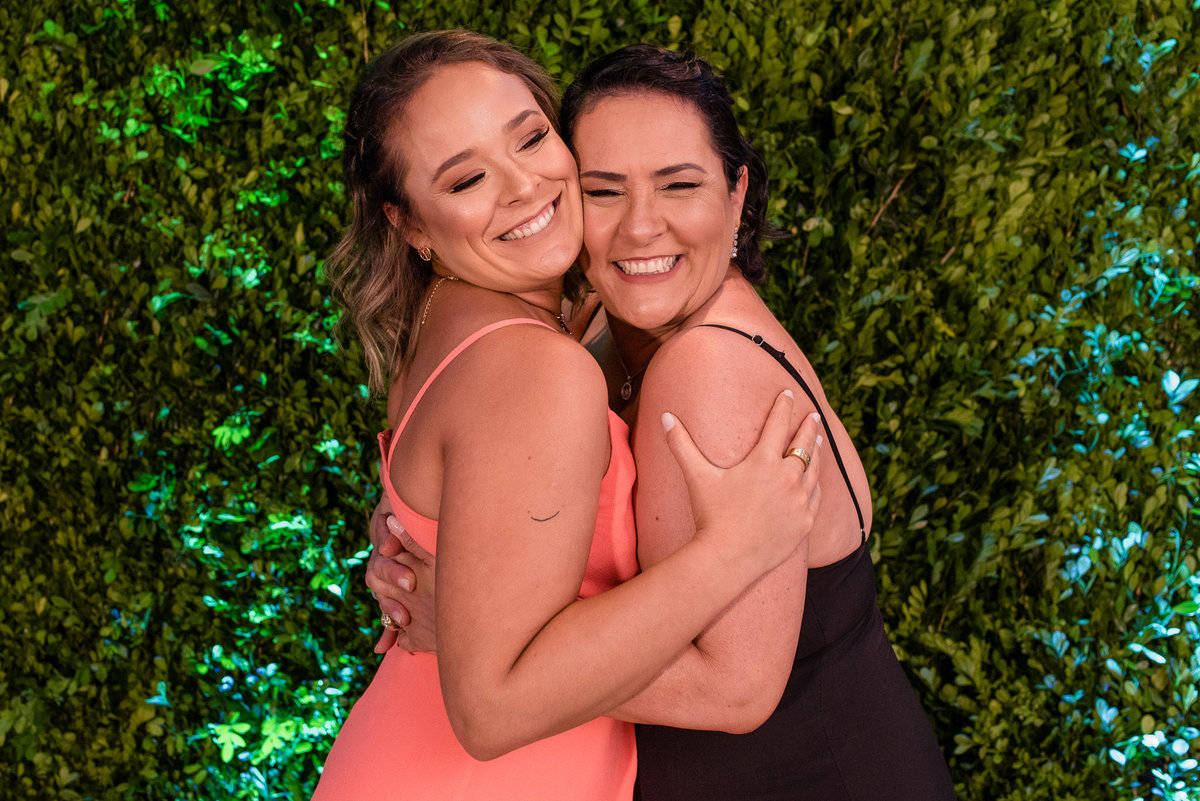 formatura ufrgs medicina festa de formatura fotos espontâneas fotógrafo porto alegre fotografia pucrs med mãe e filha