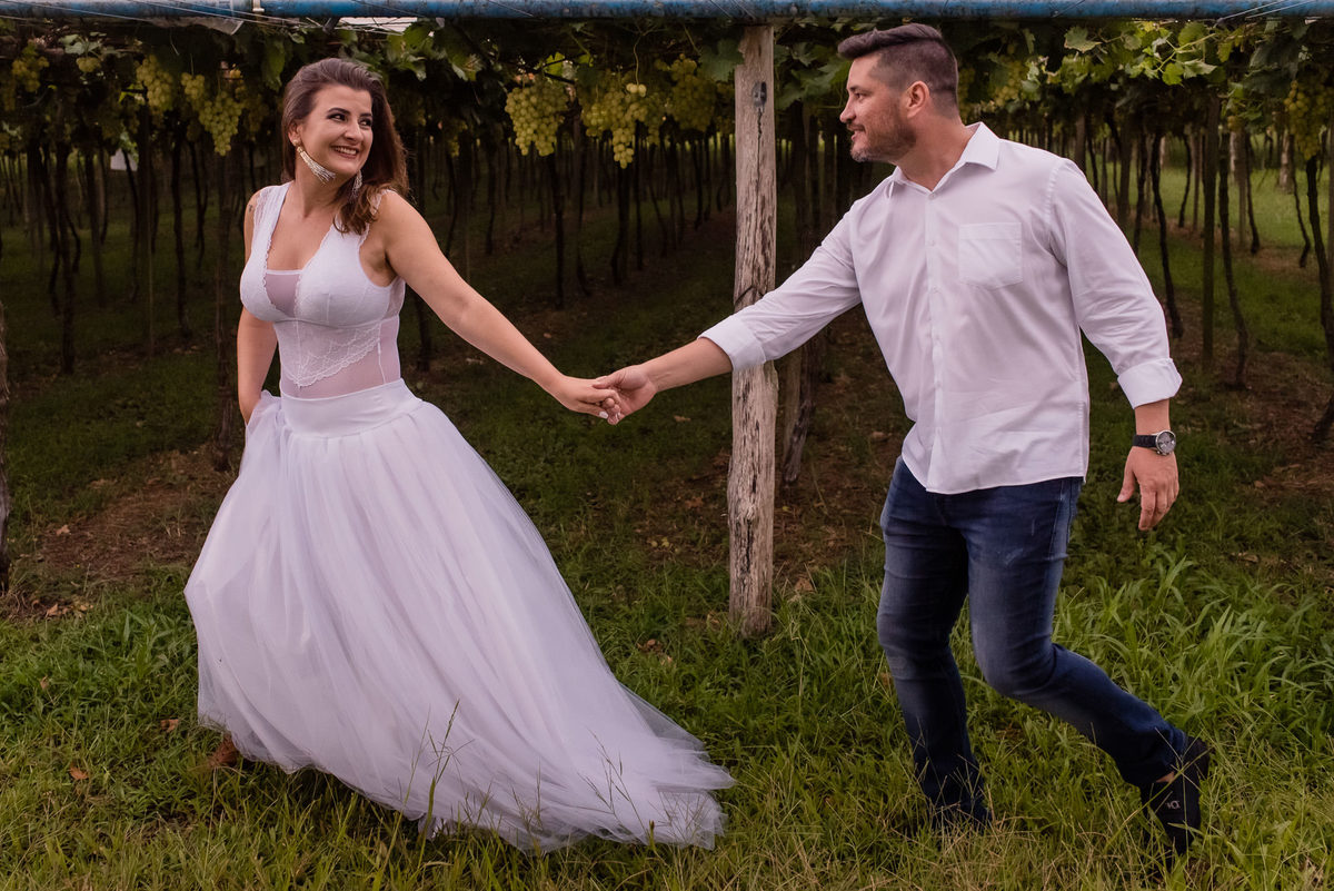 ensaio casal pré casamento wedding noivos rio grande do sul noiva noivo núpcias parreiral são valentim do sul felicidade casal 