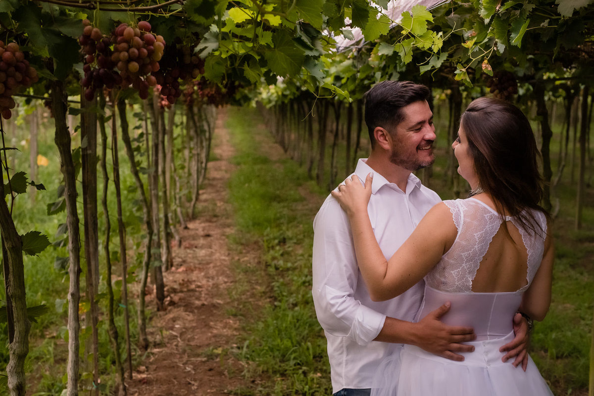 ensaio casal pré casamento wedding noivos rio grande do sul noiva noivo núpcias parreiral são valentim do sul felicidade casal 