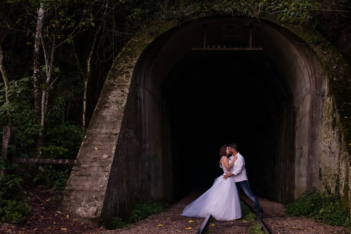 ensaio casal pré casamento wedding noivos rio grande do sul noiva noivo núpcias parreiral são valentim do sul felicidade casal viaduto v13