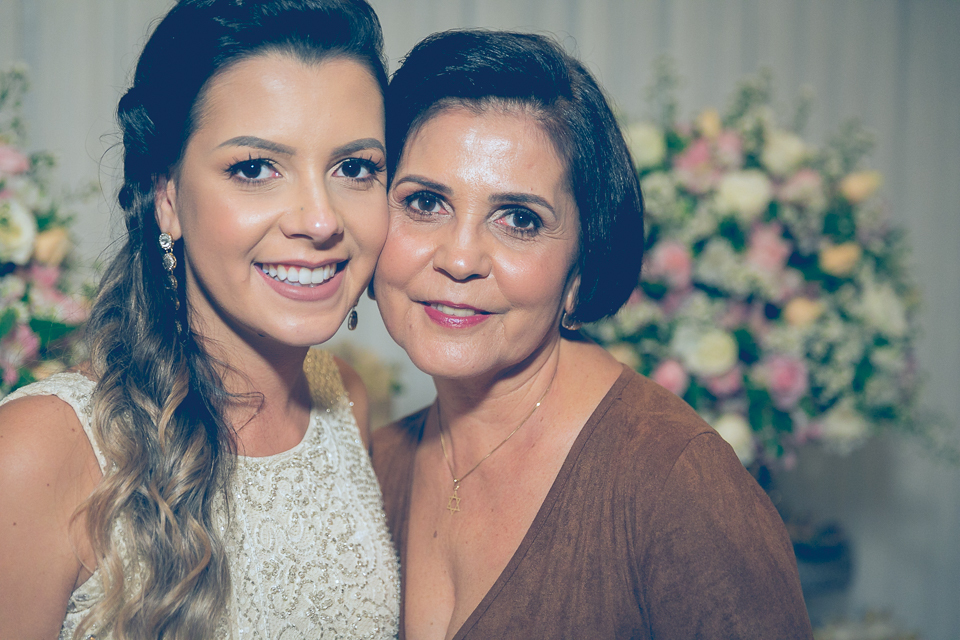 Noiva com a mãe.