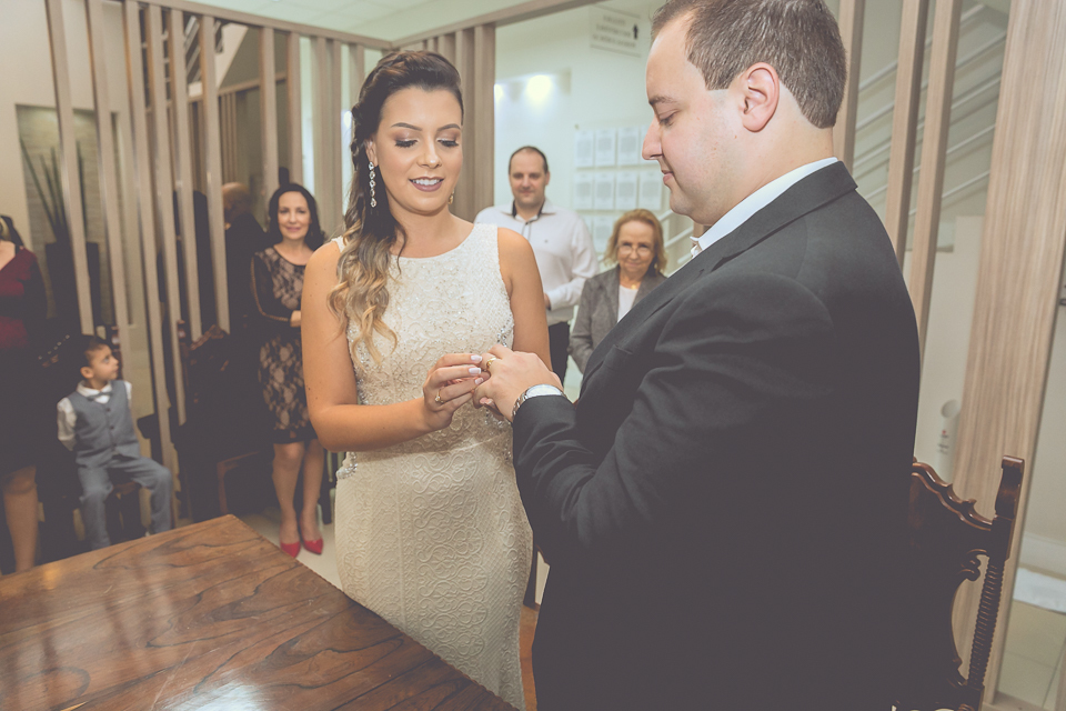 momento das alianças, casamento civil em Itajaí