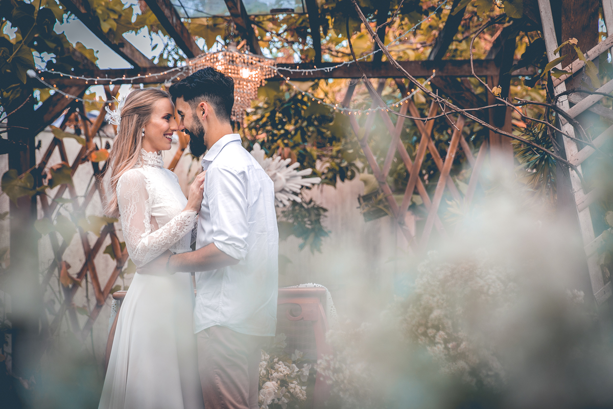 Carinho entre os noivos 