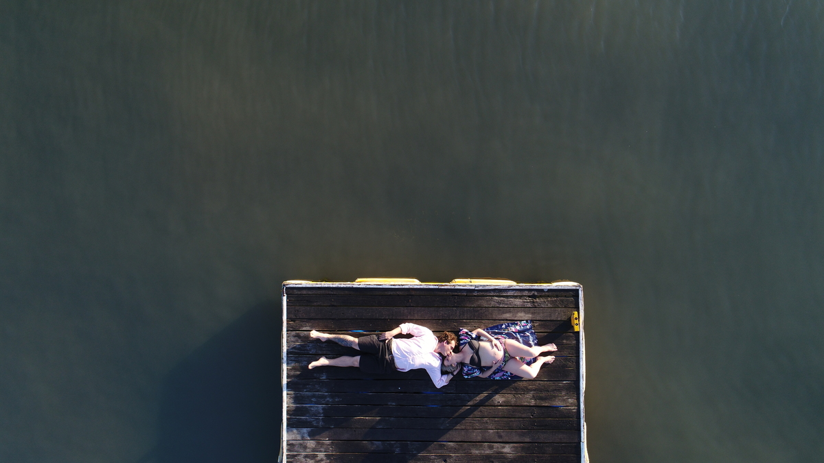 Fotos de drone no ensaio gestante, no trapiche da Praia de Santo Antônio de Lisboa