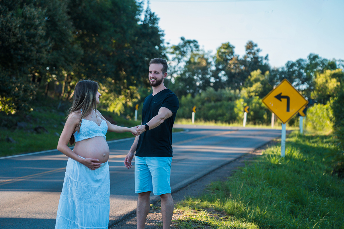 Gestante Gabriele fotos na estrada Campos Novos -SC
