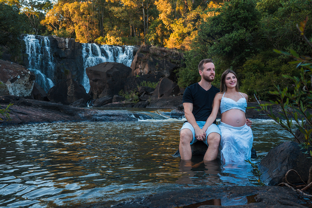 Gestante Gabriele fotos no rio Campos Novos -SC