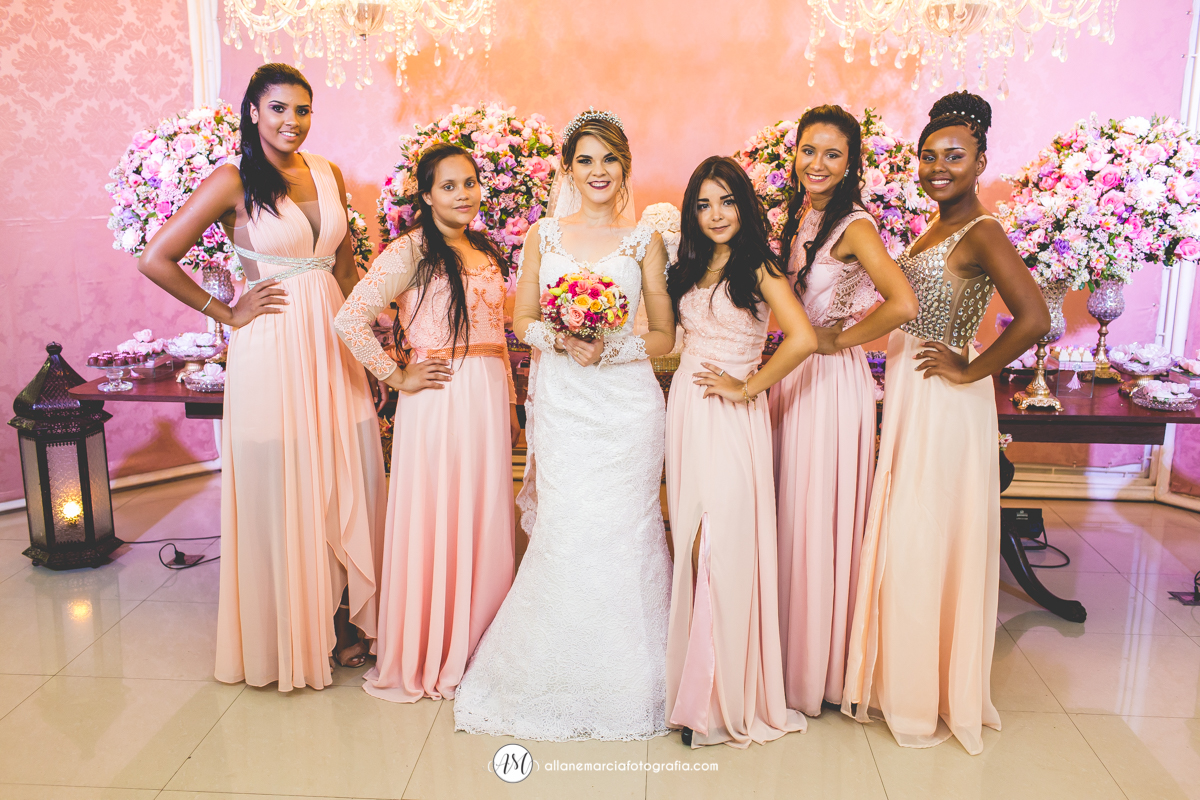 noiva com damas