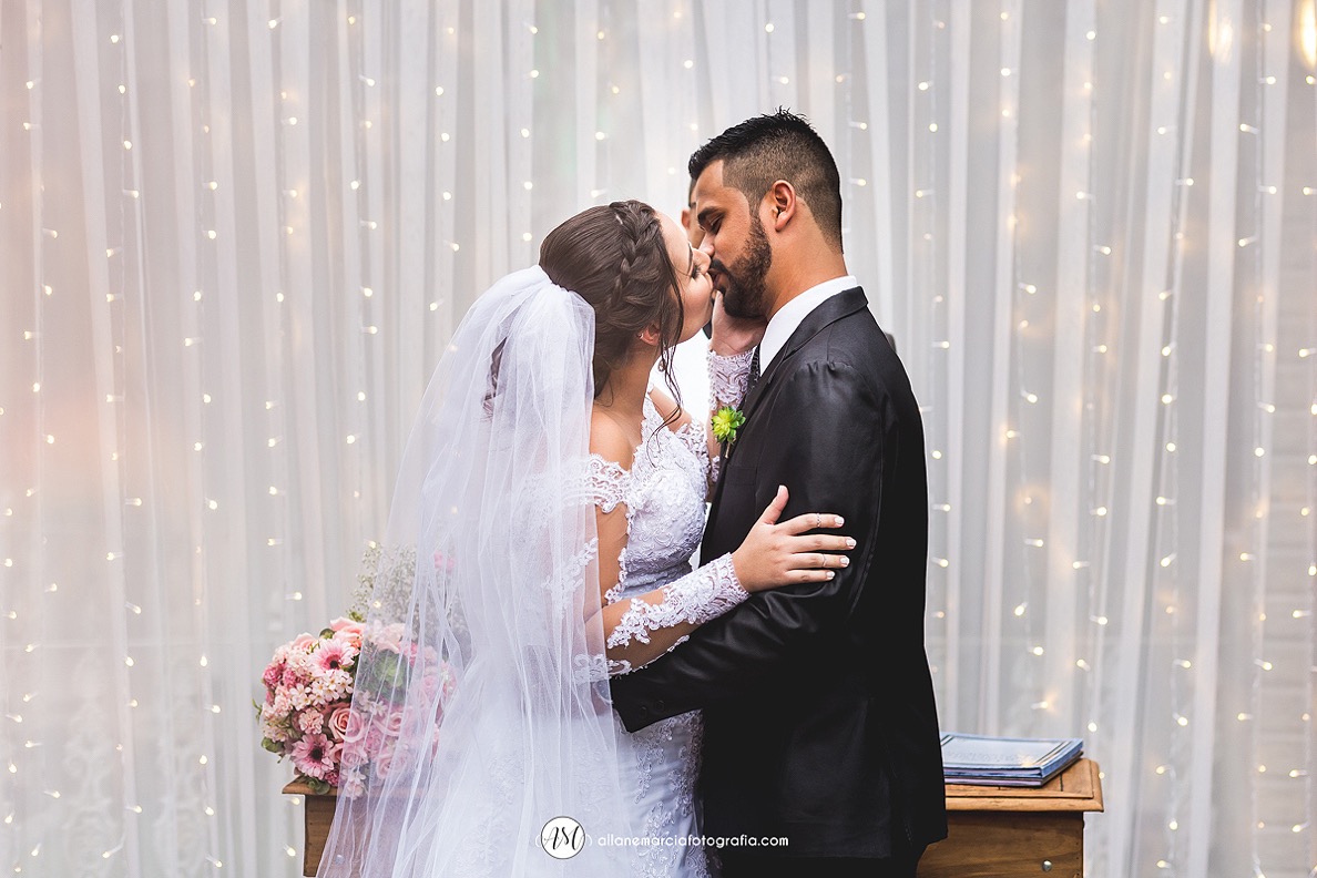 beijo dos noivos