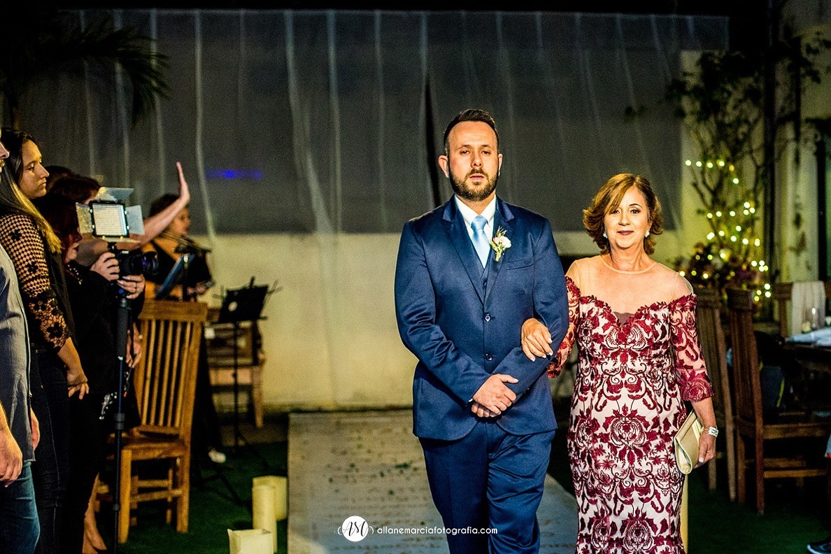 entrada do noivo em casamento