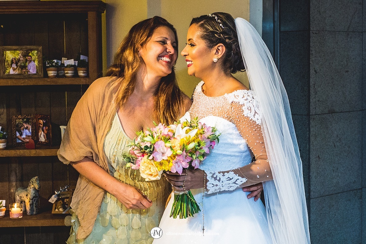 noiva Suzana com a decoradora Andrea Quadros