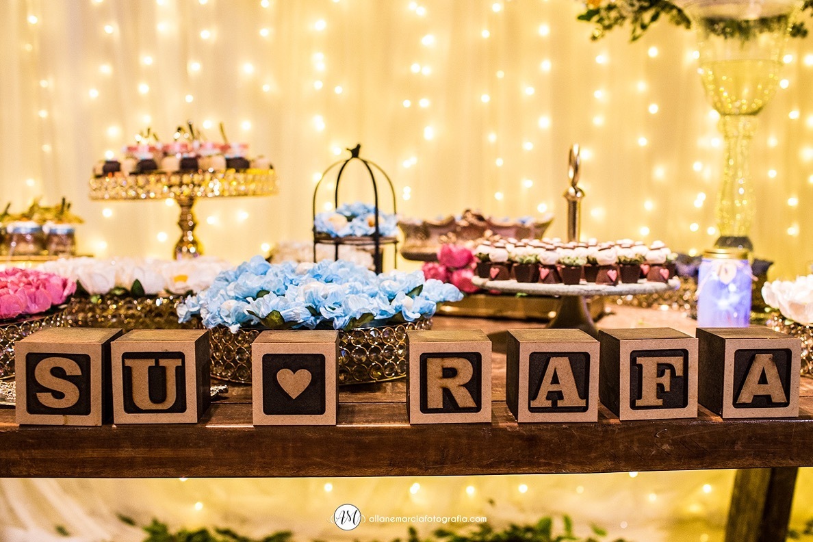 quadrados com nome do casal