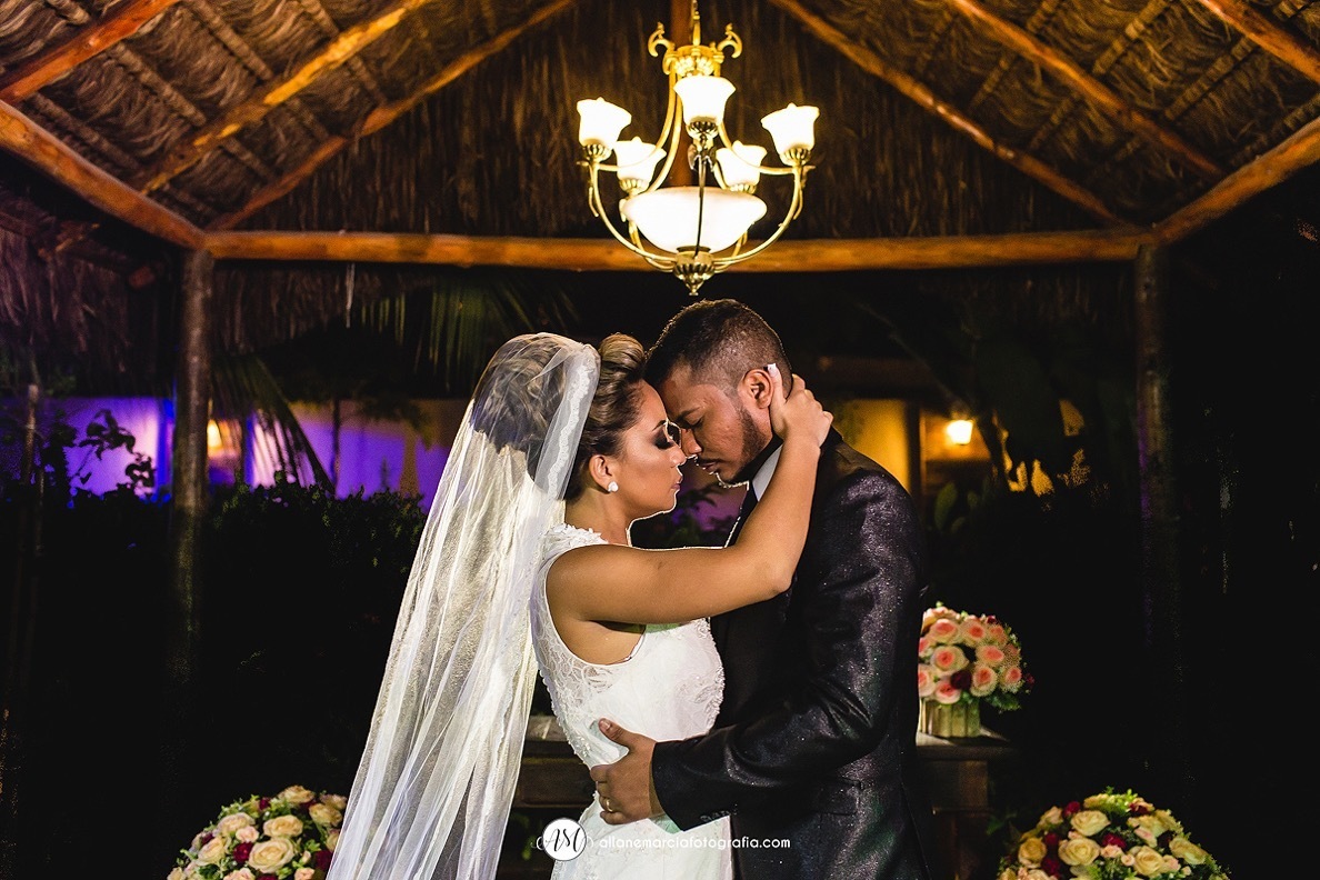 noivos fazendo ensaio