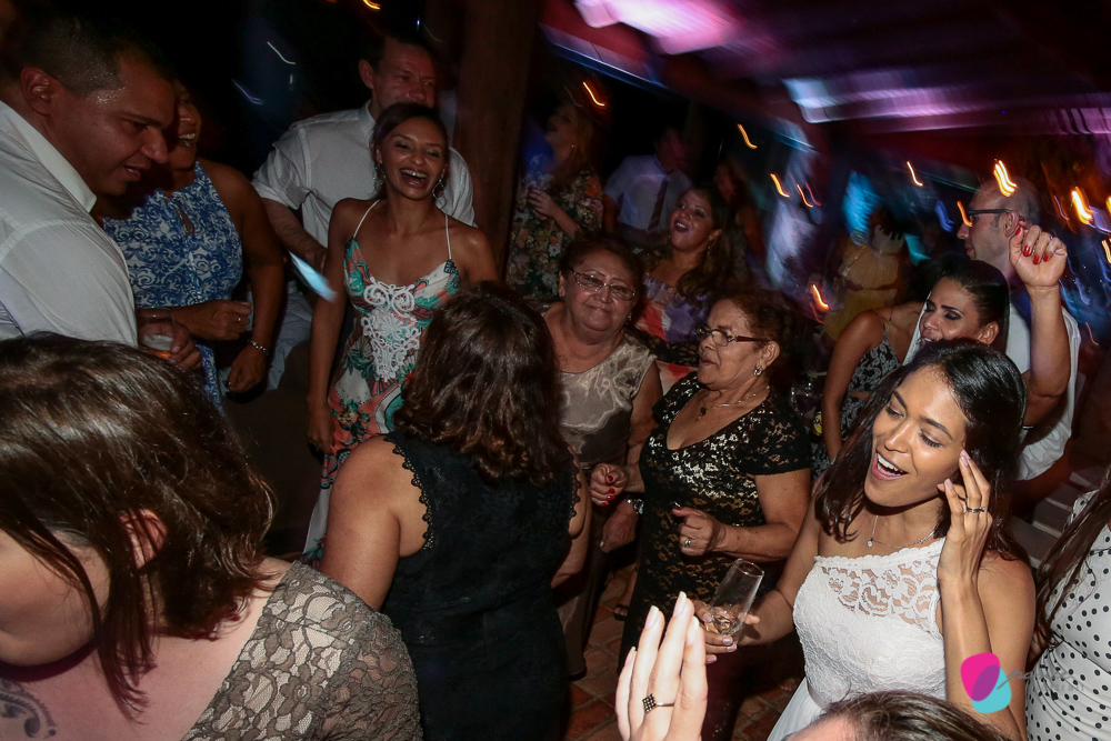 wedding, casamento, polones, wedding day, noiva, bride, couple, linda, felicidade, chapada dos guimaraes, casamento de dia, por do sol, festa, animacao, familia, noivo