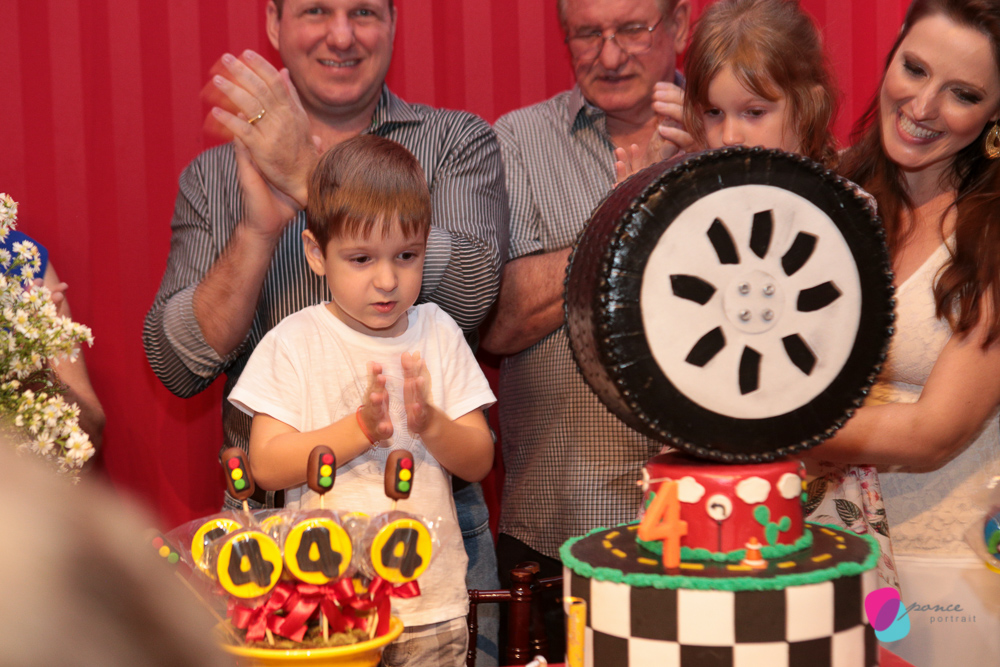 aniversario infantil, festas, festa infntil, fotografia, fotos de criancas, festas, fotografo de aniversario, cuiaba, decor, carros, cars, mercearia kids, leila malouf,