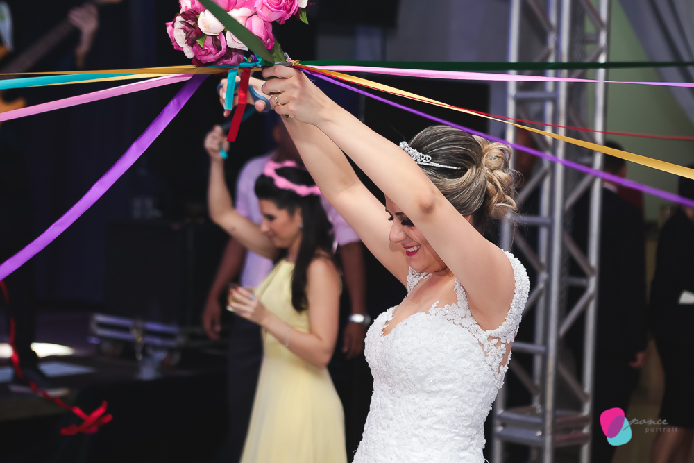 vestido de noiva, bride, noivas, casamento, make off, wedding day, wedding, casamento, case, noiva, noivo, madrinhas, padrinhos, maquiagem, lauda hair, maison sposarevestido de noiva, bride, noivas, casamento, make off, wedding day, wedding, casamento, ca