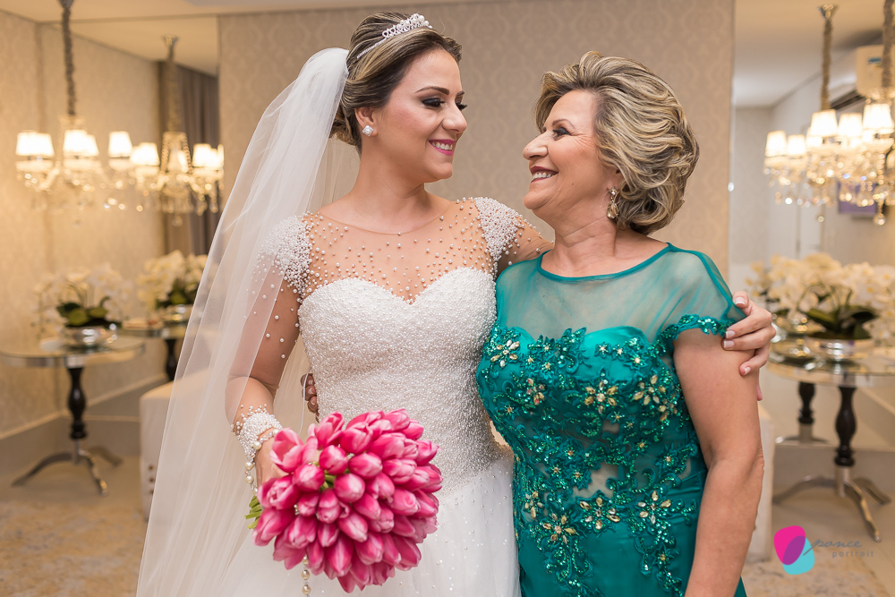 vestido de noiva, bride, noivas, casamento, make off, wedding day, wedding, casamento, case, noiva, noivo, madrinhas, padrinhos, maquiagem, lauda hair, maison sposare, mae de noiva, pai de noiva,