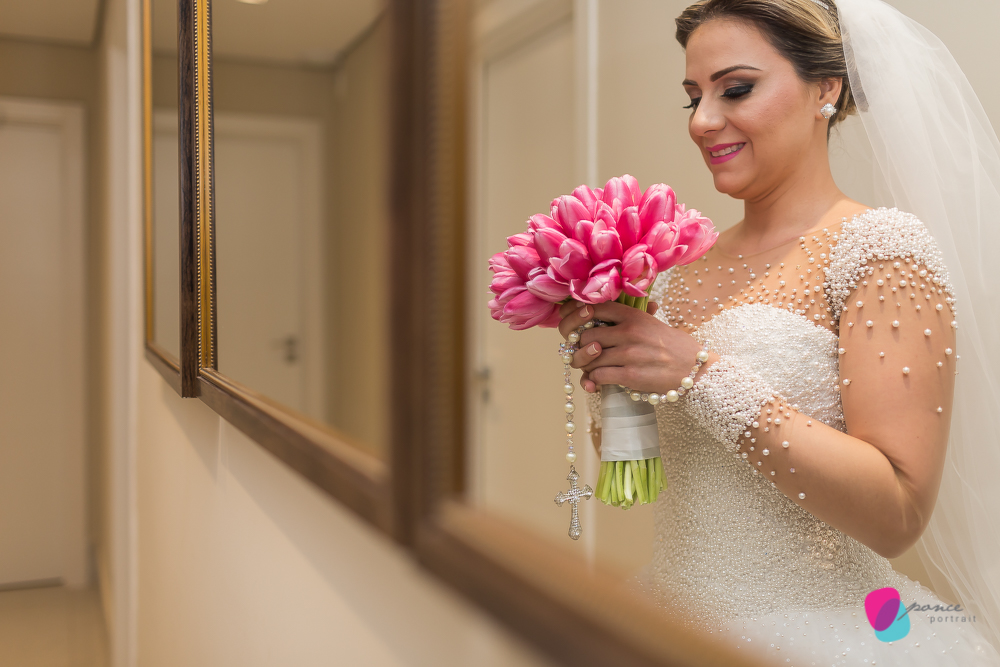 bouquet, vestido de noiva, bride, noivas, casamento, make off, wedding day, wedding, casamento, case, noiva, noivo, madrinhas, padrinhos, maquiagem, lauda hair, maison sposare