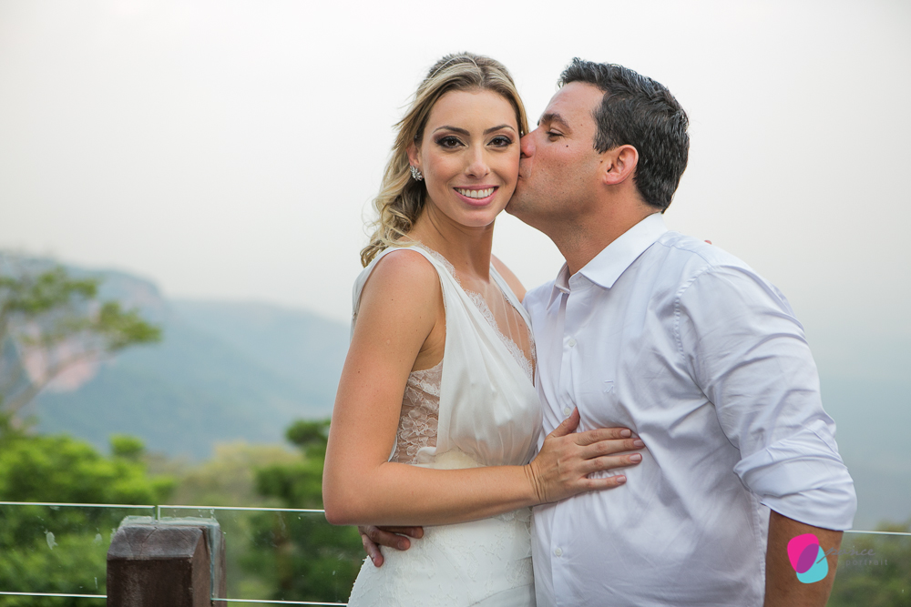 noiva, casamento, wedding, vestido de noiva, loira, carro de noiva, pai de noiva, bouquet, suculentas, atma, resort, chapada dos guimaraes, mato grosso, cuiaba, casamento na chapada, criancas, kids, noivo,