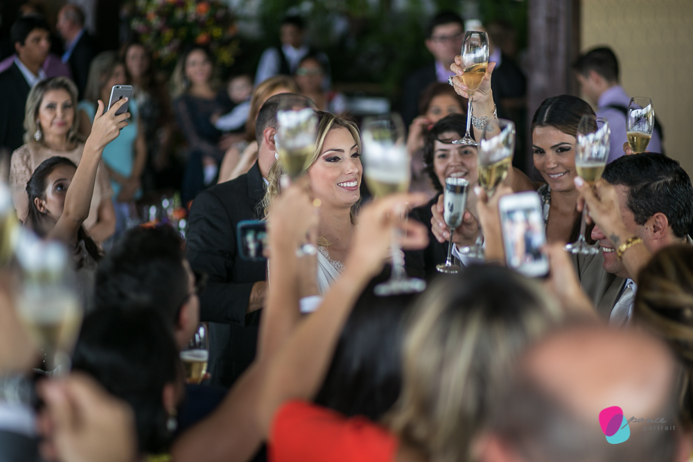 noiva, casamento, wedding, vestido de noiva, loira, carro de noiva, pai de noiva, bouquet, suculentas, atma, resort, chapada dos guimaraes, mato grosso, cuiaba, casamento na chapada, criancas, kids, noivo,