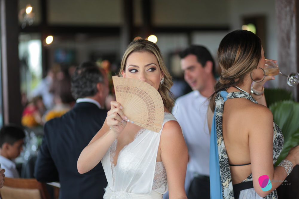 noiva, casamento, wedding, vestido de noiva, loira, carro de noiva, pai de noiva, bouquet, suculentas, atma, resort, chapada dos guimaraes, mato grosso, cuiaba, casamento na chapada, criancas, kids, noivo,