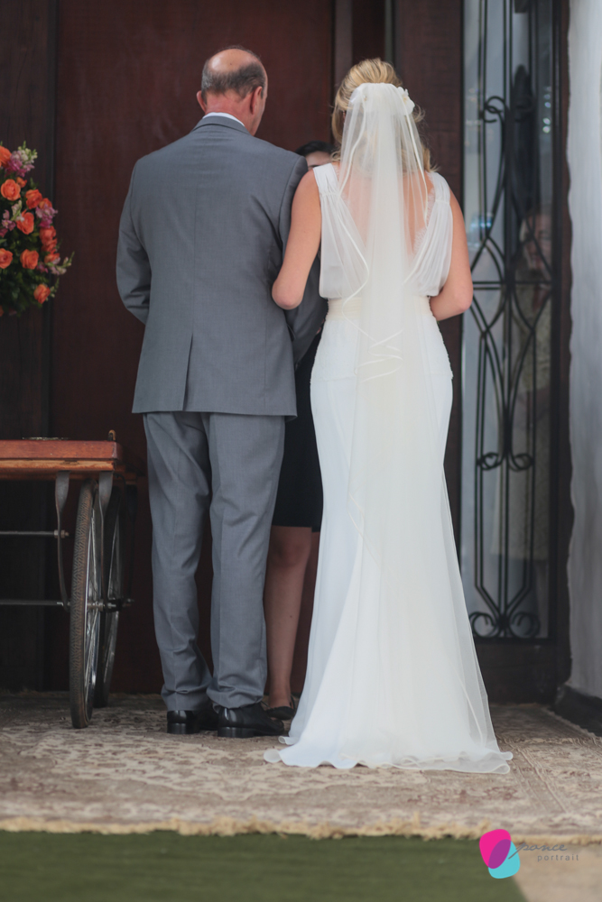 noiva, casamento, wedding, vestido de noiva, loira, carro de noiva, pai de noiva, bouquet, suculentas, atma, resort, chapada dos guimaraes, mato grosso, cuiaba, casamento na chapada, criancas, kids, noivo,