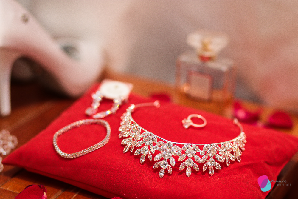 casamento, wedding, casamento na chapada, bistro da mata, fotografia de casamento, wedding day, noiva, vestido de noiva, rendas, detalhes, details, bride, smile, love, chapada, chapada dos guimaraes, mato grosso, case de dia, ponce fotografia, felipe ponc