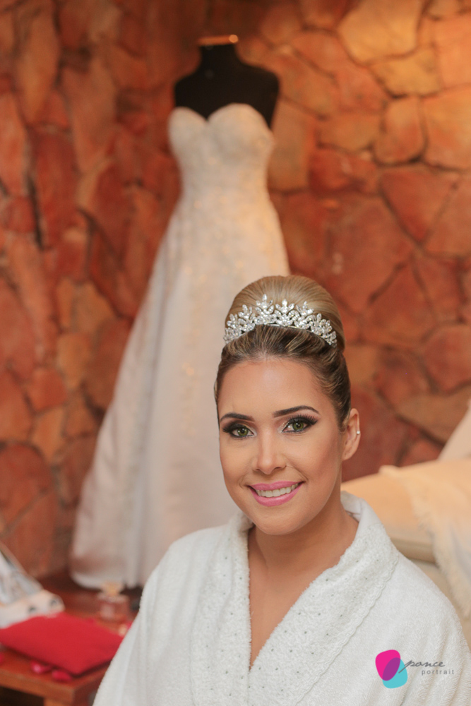 casamento, wedding, casamento na chapada, bistro da mata, fotografia de casamento, wedding day, noiva, vestido de noiva, rendas, detalhes, details, bride, smile, love, chapada, chapada dos guimaraes, mato grosso, case de dia, ponce fotografia, felipe ponc