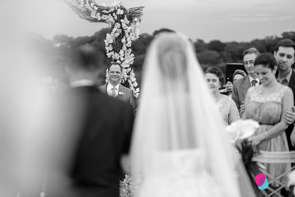 casamento, wedding, casamento na chapada, bistro da mata, fotografia de casamento, wedding day, noiva, vestido de noiva, rendas, detalhes, details, bride, smile, love, chapada, chapada dos guimaraes, mato grosso, case de dia, ponce fotografia, felipe ponc