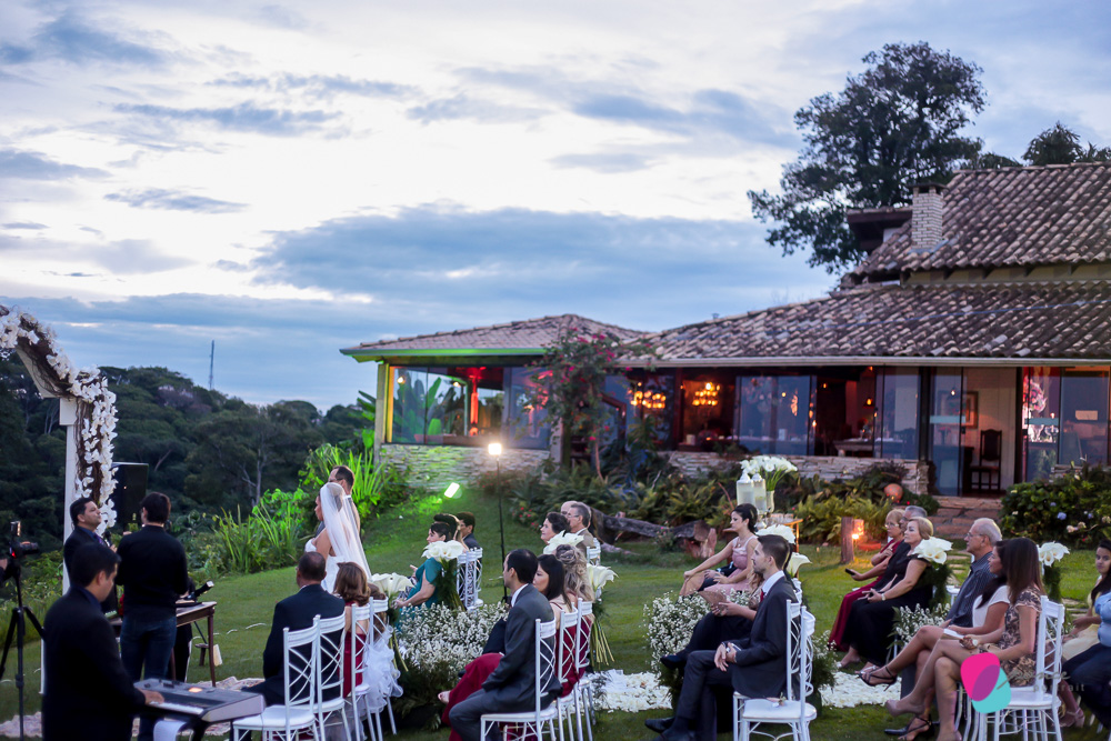 casamento, wedding, casamento na chapada, bistro da mata, fotografia de casamento, wedding day, noiva, vestido de noiva, rendas, detalhes, details, bride, smile, love, chapada, chapada dos guimaraes, mato grosso, case de dia, ponce fotografia, felipe ponc