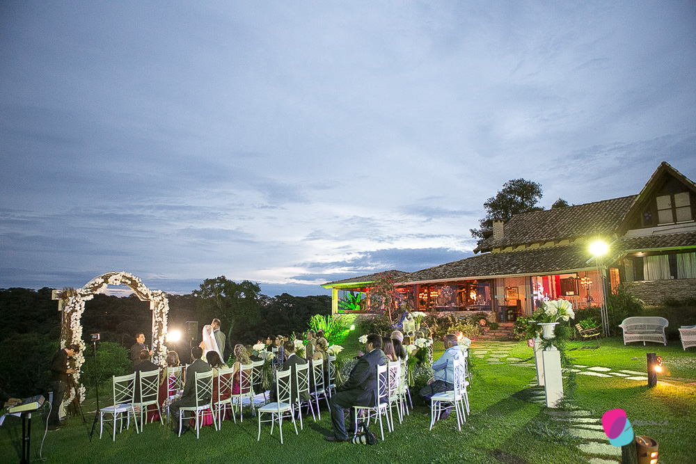 casamento, wedding, casamento na chapada, bistro da mata, fotografia de casamento, wedding day, noiva, vestido de noiva, rendas, detalhes, details, bride, smile, love, chapada, chapada dos guimaraes, mato grosso, case de dia, ponce fotografia, felipe ponc