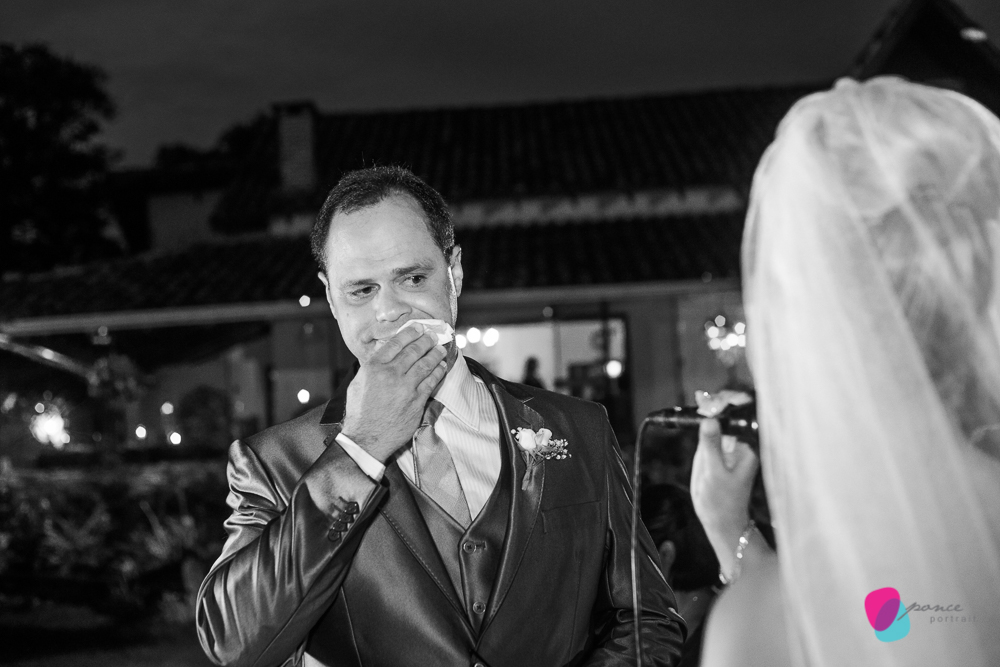 casamento, wedding, casamento na chapada, bistro da mata, fotografia de casamento, wedding day, noiva, vestido de noiva, rendas, detalhes, details, bride, smile, love, chapada, chapada dos guimaraes, mato grosso, case de dia, ponce fotografia, felipe ponc