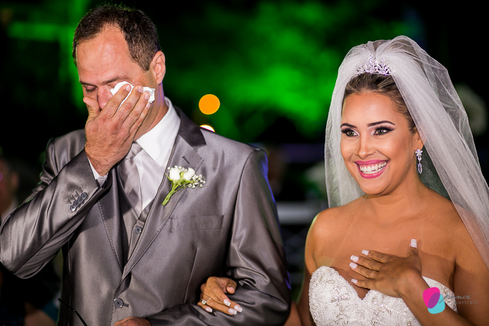 casamento, wedding, casamento na chapada, bistro da mata, fotografia de casamento, wedding day, noiva, vestido de noiva, rendas, detalhes, details, bride, smile, love, chapada, chapada dos guimaraes, mato grosso, case de dia, ponce fotografia, felipe ponc