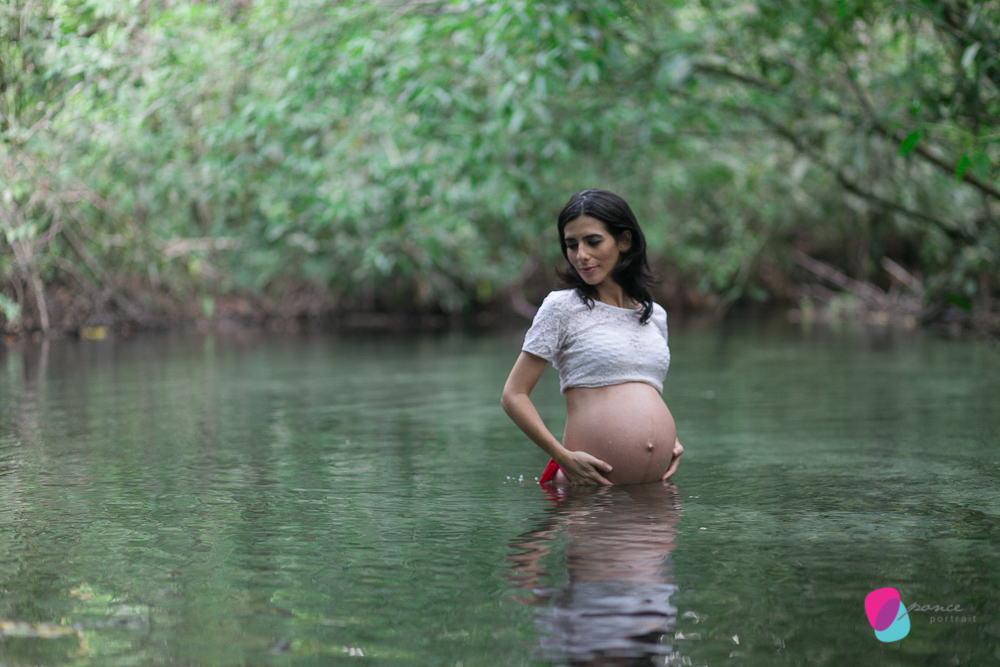 maternidade, maternity, fotografia de gravidas, fotografia de gestantes, nobres, mato grosso, lago, lake, praggo, pragnant, gravidas lindas, gravidas gatas, fotos de gravidas, ponce fotografia, ponce portrait, felipe ponce, foto no lago, lago azul,