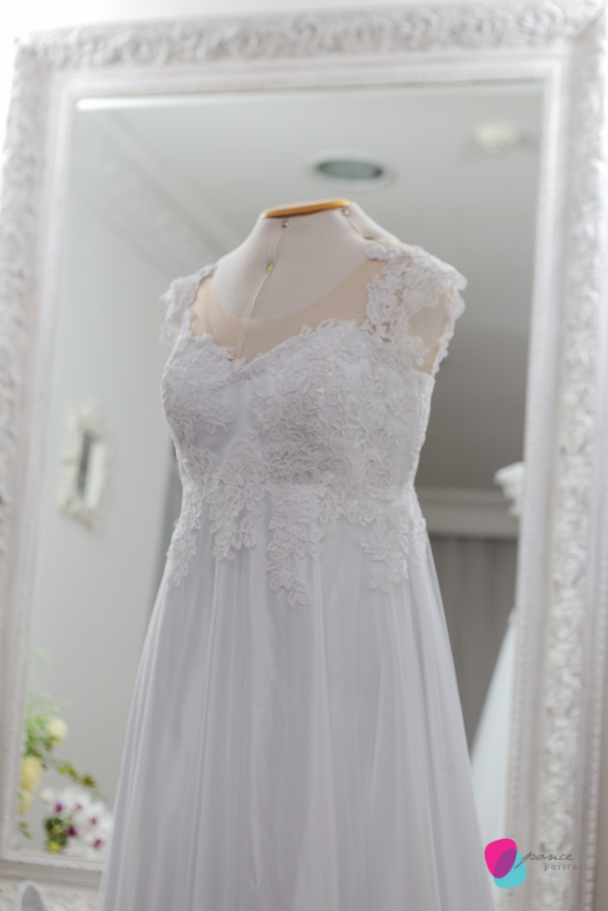 casamento, wedding day, wedding photo, photo wedding, fotografia de casamento, casamento em cuiaba, fotografos de cuiaba, fotografos de casamento, making off, salao, dia da noiva, bride, vestido de noiva, sapato de noiva, perfume de noiva, branco, white