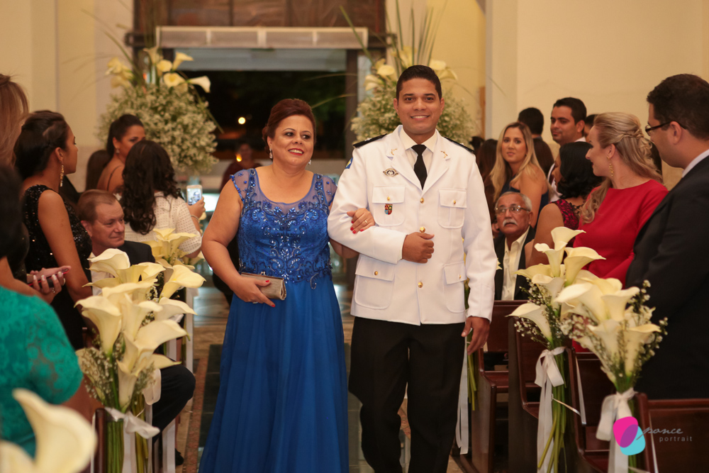 casamento, wedding day, wedding photo, photo wedding, fotografia de casamento, casamento em cuiaba, fotografos de cuiaba, fotografos de casamento, making off, salao, dia da noiva, bride, vestido de noiva, sapato de noiva, perfume de noiva, branco, white, 