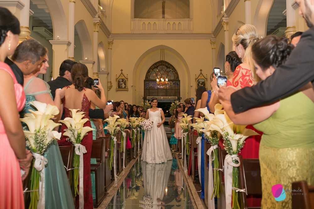 casamento, wedding day, wedding photo, photo wedding, fotografia de casamento, casamento em cuiaba, fotografos de cuiaba, fotografos de casamento, making off, salao, dia da noiva, bride, vestido de noiva, sapato de noiva, perfume de noiva, branco, white, 