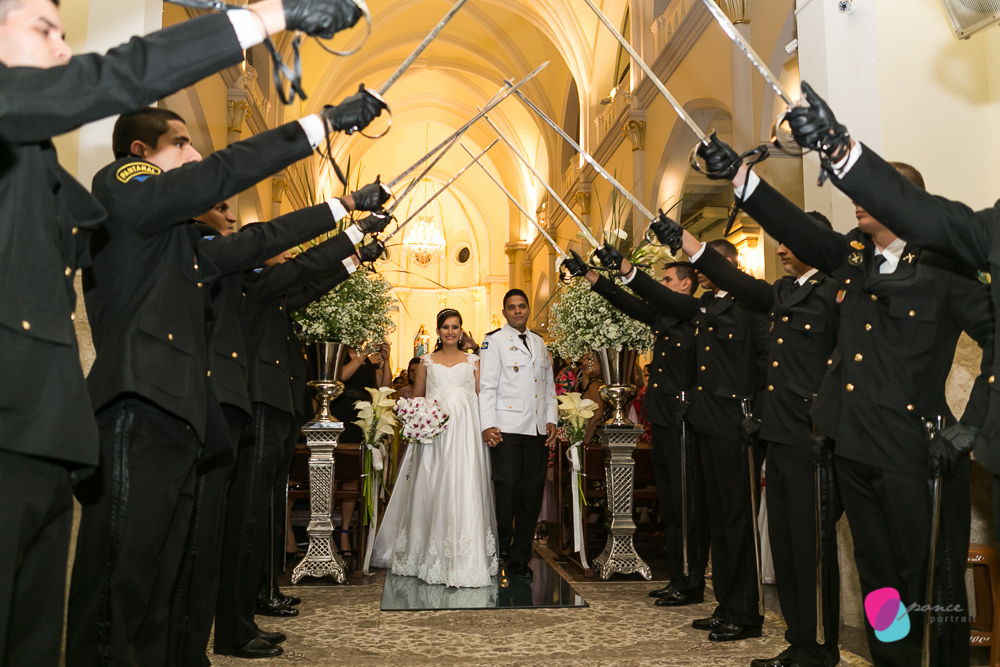 casamento, wedding day, wedding photo, photo wedding, fotografia de casamento, casamento em cuiaba, fotografos de cuiaba, fotografos de casamento, making off, salao, dia da noiva, bride, vestido de noiva, sapato de noiva, perfume de noiva, branco, white, 