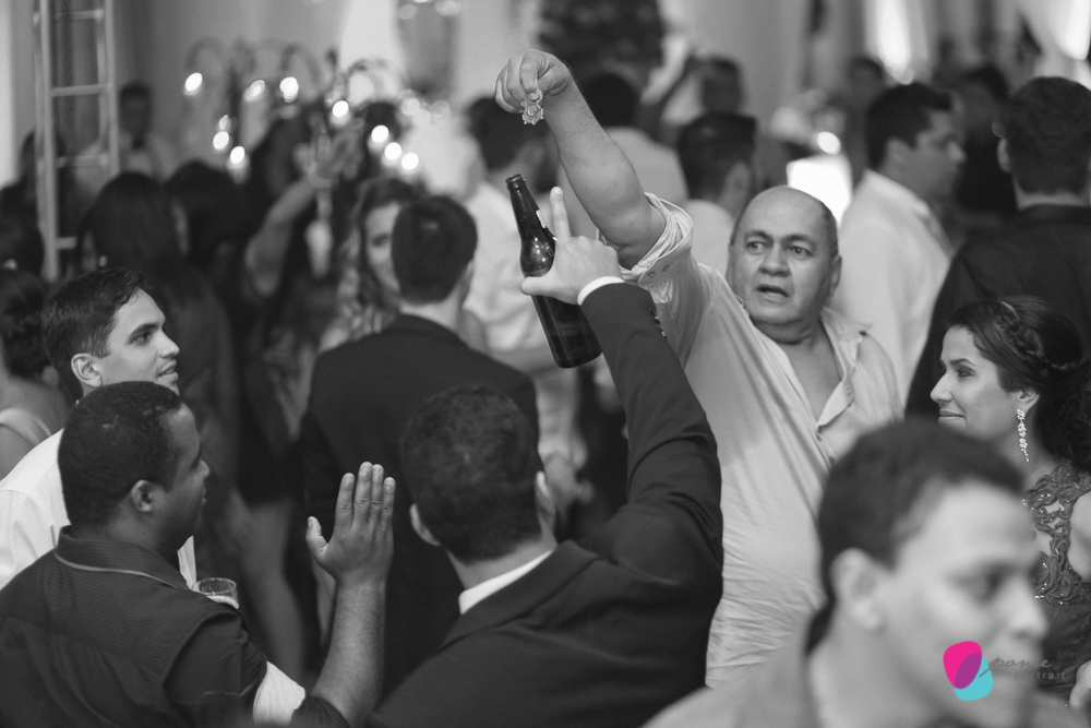 casamento, wedding day, wedding photo, photo wedding, fotografia de casamento, casamento em cuiaba, fotografos de cuiaba, fotografos de casamento, making off, salao, dia da noiva, bride, vestido de noiva, sapato de noiva, perfume de noiva, branco, white, 