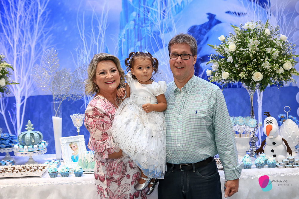 aniversario infantil, criancas, 2 anos, infantil, aniversario infantil, frozzen, cuiaba, fotografia cuiaba, mercearia kids, buffet leila, leila malouf, familia, photographer, fotografia de familia, retratos de familia, fotografia de festas, evento social,
