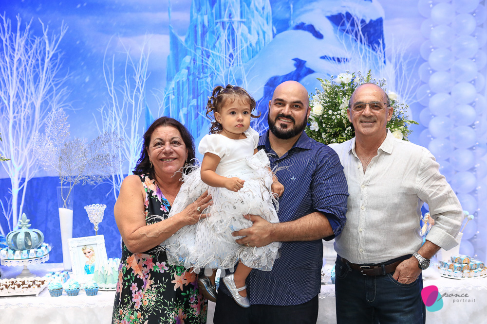 aniversario infantil, criancas, 2 anos, infantil, aniversario infantil, frozzen, cuiaba, fotografia cuiaba, mercearia kids, buffet leila, leila malouf, familia, photographer, fotografia de familia, retratos de familia, fotografia de festas, evento social,