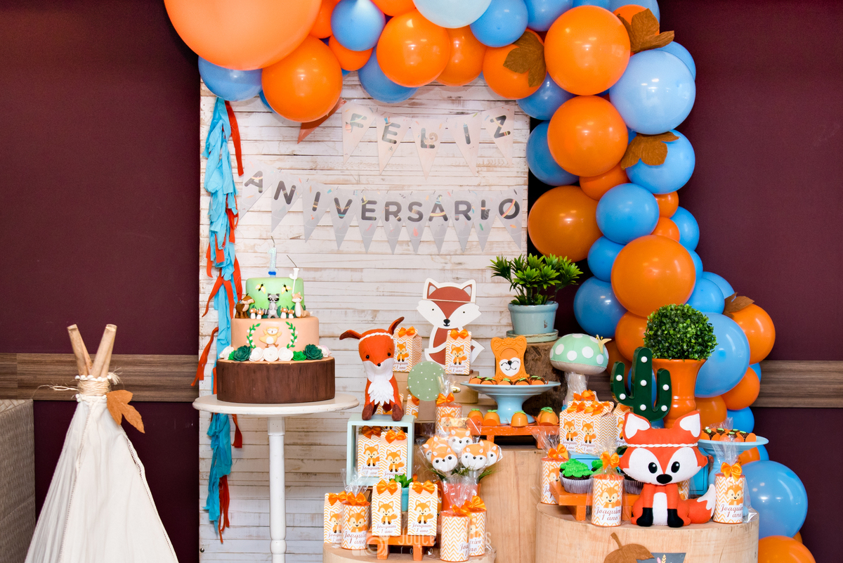 Decoração de aniversário infantil com o tema raposinha para menino em Curitiba- Paraná